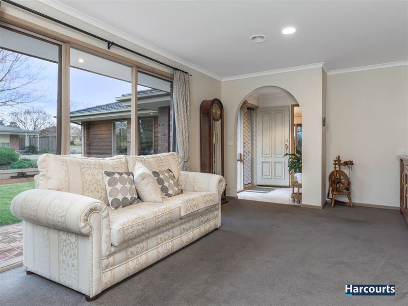 Photo - 2 Tarago Court, Lysterfield VIC 3156 - Image 3