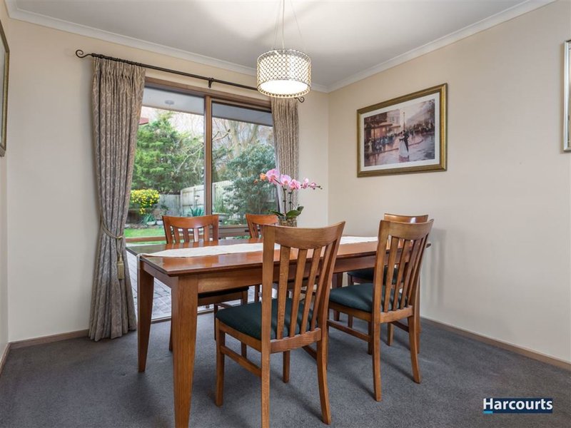 Photo - 2 Tarago Court, Lysterfield VIC 3156 - Image 6