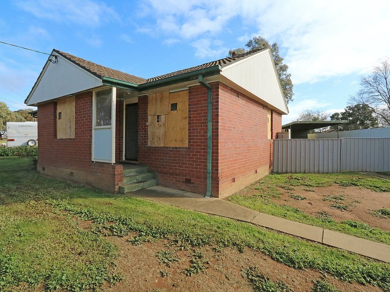 2 Tarakan Avenue, Ashmont NSW 2650