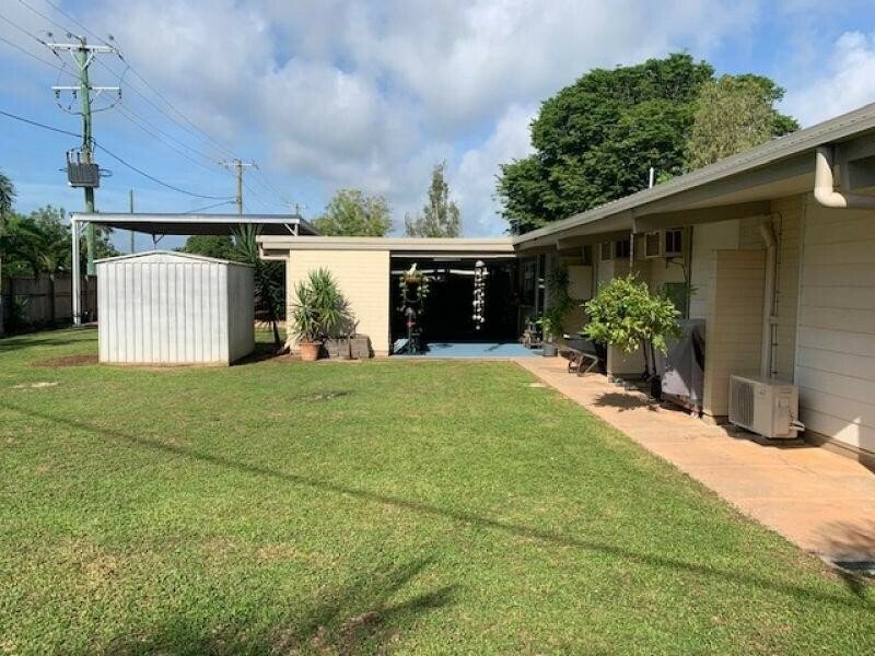 Photo - 2 Taree Ct , Rocky Point QLD 4874 - Image 3