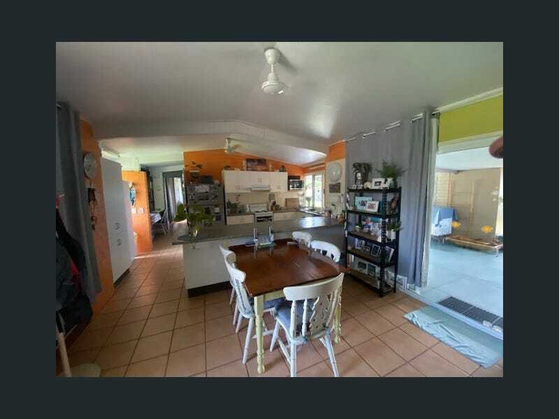 Photo - 2 Taree Ct , Rocky Point QLD 4874 - Image 6