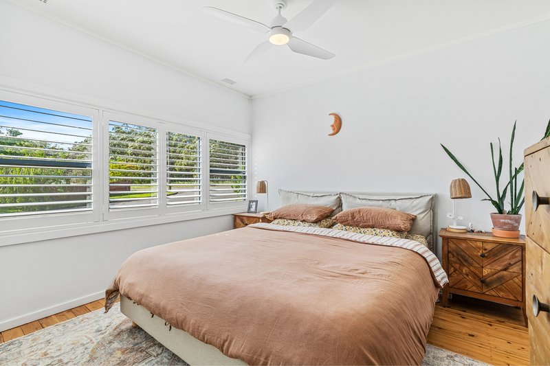 Photo - 2 Taylor Crescent, Warners Bay NSW 2282 - Image 5