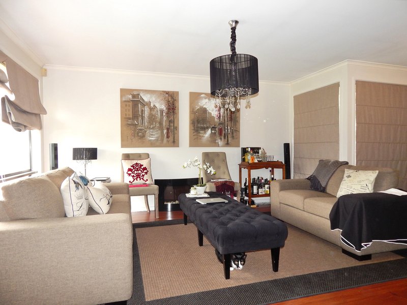 Photo - 2 Tebbutt Court, Mill Park VIC 3082 - Image 3