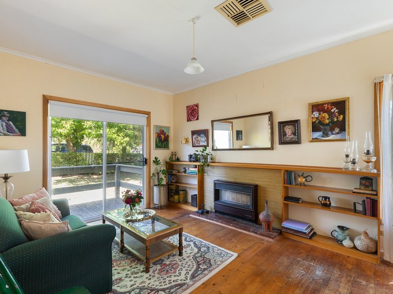 Photo - 2 Tehan Street, Seymour VIC 3660 - Image 3