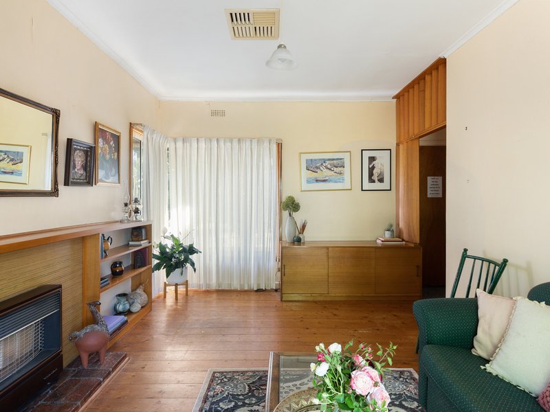 Photo - 2 Tehan Street, Seymour VIC 3660 - Image 5