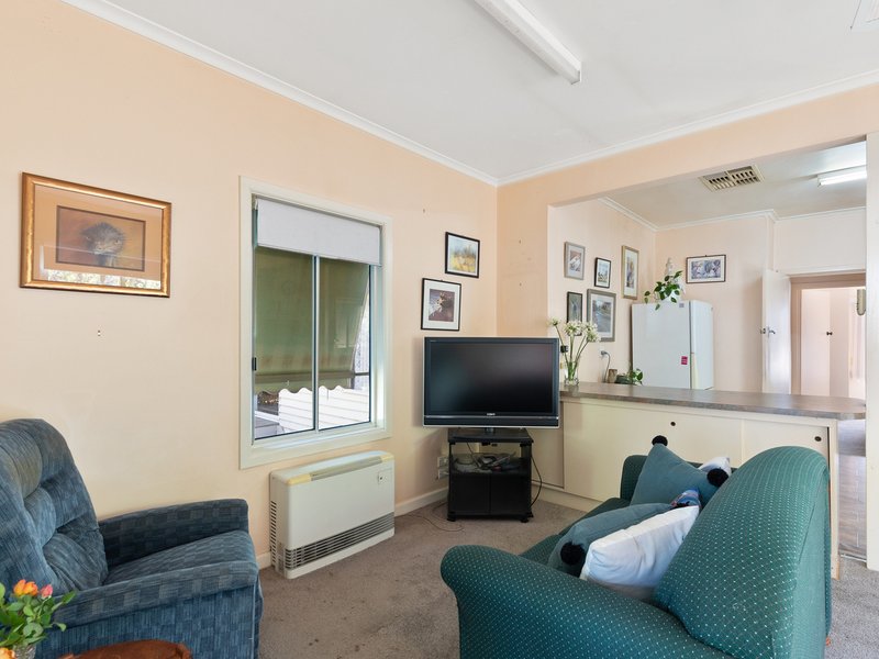 Photo - 2 Tehan Street, Seymour VIC 3660 - Image 10