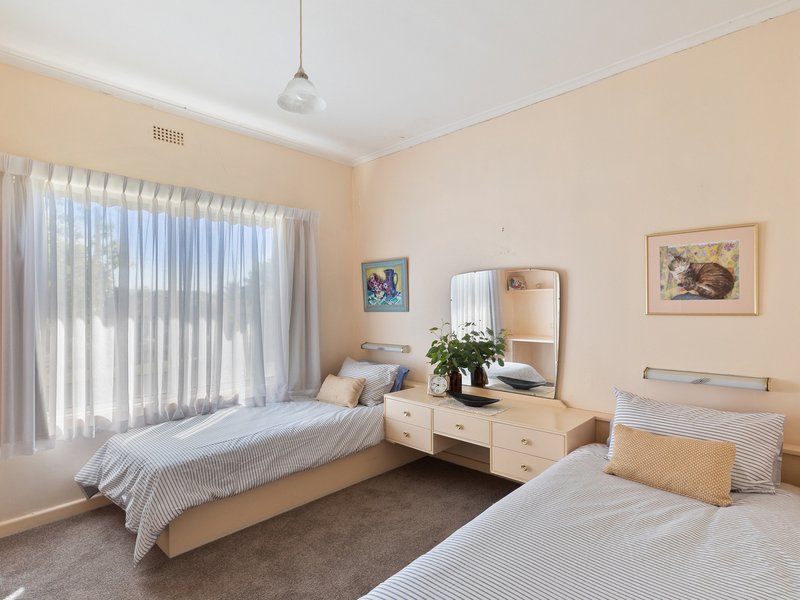 Photo - 2 Tehan Street, Seymour VIC 3660 - Image 12