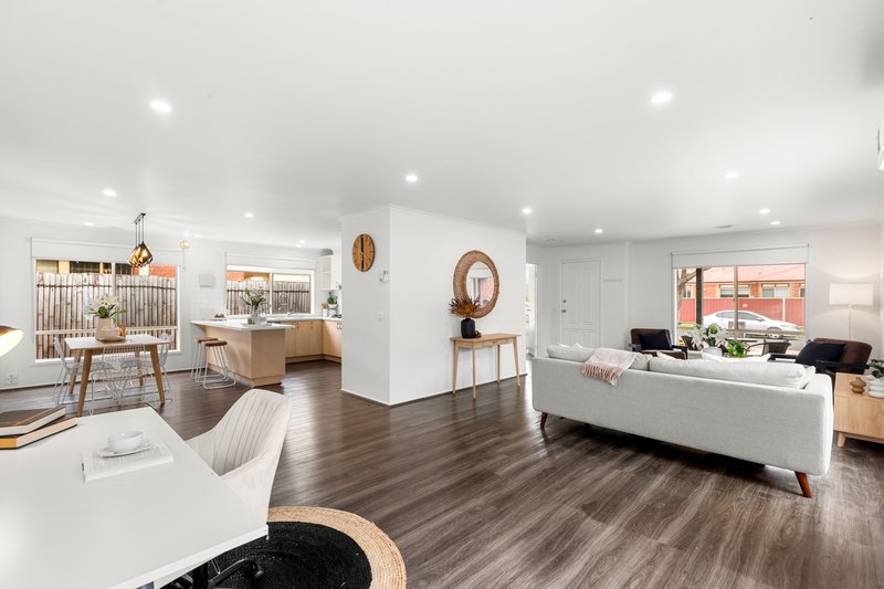 Photo - 2 Templeton Court, Werribee VIC 3030 - Image 3