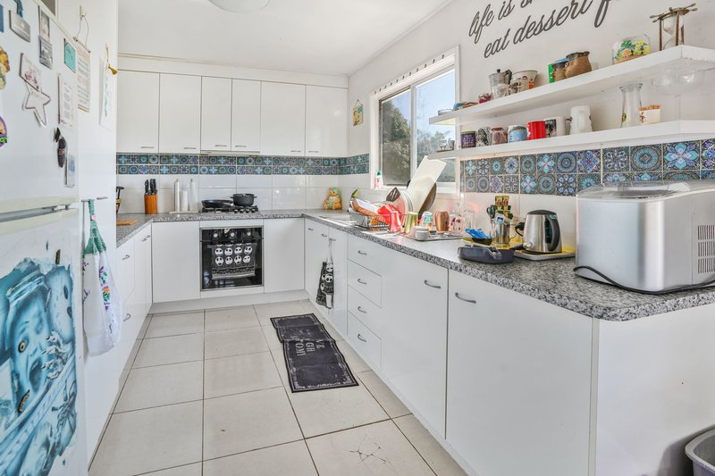 Photo - 2 Tennyson Street, Strathpine QLD 4500 - Image 6