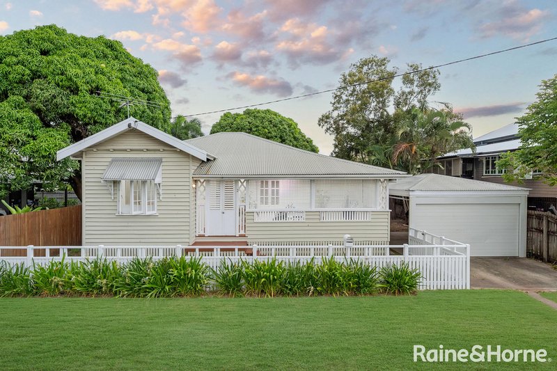 2 Tenth Avenue, Railway Estate QLD 4810