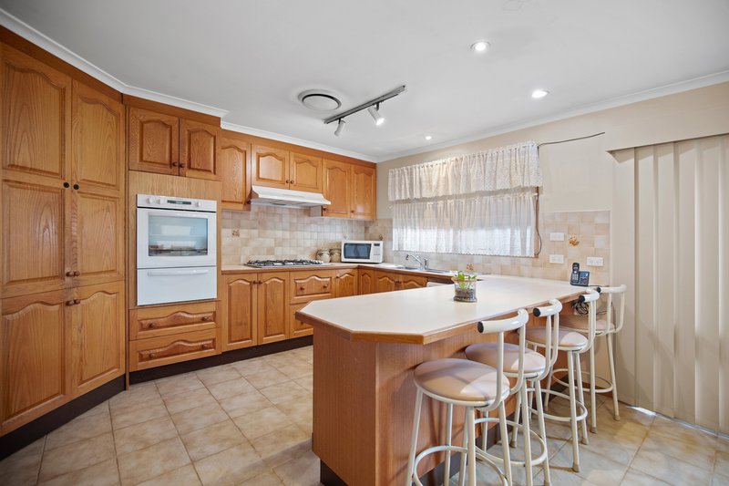 Photo - 2 Tesron Court, Werribee VIC 3030 - Image 2