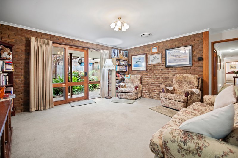 Photo - 2 Tesron Court, Werribee VIC 3030 - Image 7