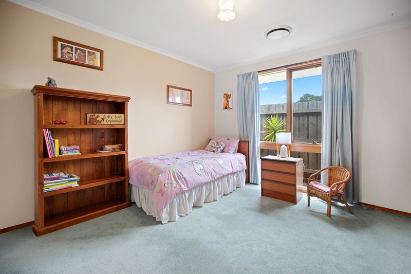 Photo - 2 Tesron Court, Werribee VIC 3030 - Image 10