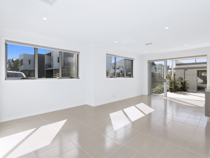 Photo - 2 The Island Court, Shell Cove NSW 2529 - Image 3