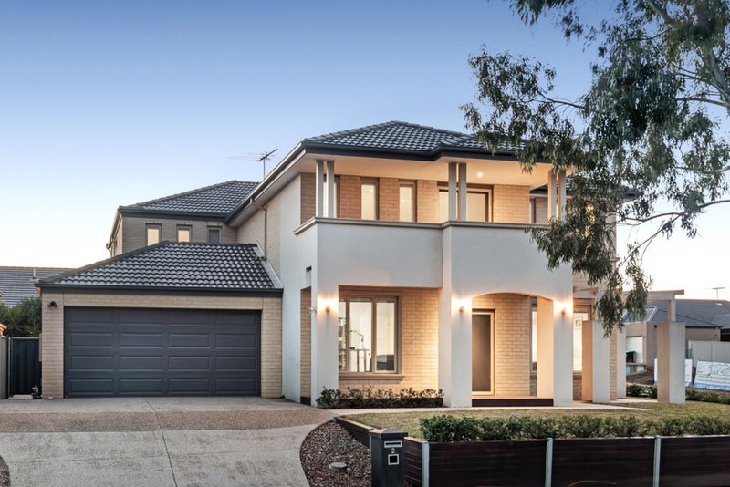 2 The Ridge, Caroline Springs VIC 3023