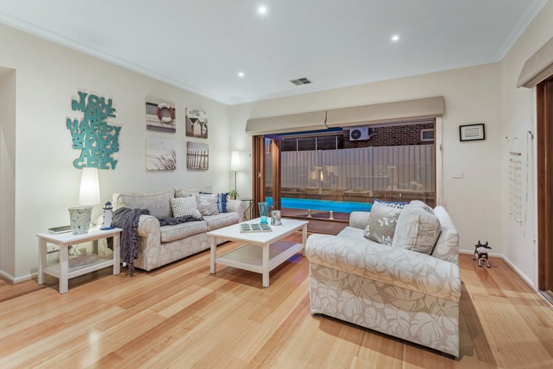 Photo - 2 The Ridge, Caroline Springs VIC 3023 - Image 14