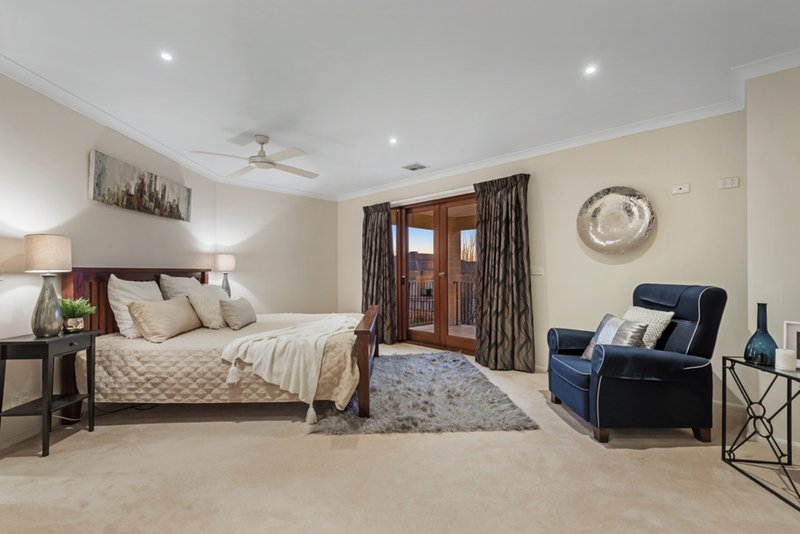 Photo - 2 The Ridge, Caroline Springs VIC 3023 - Image 18