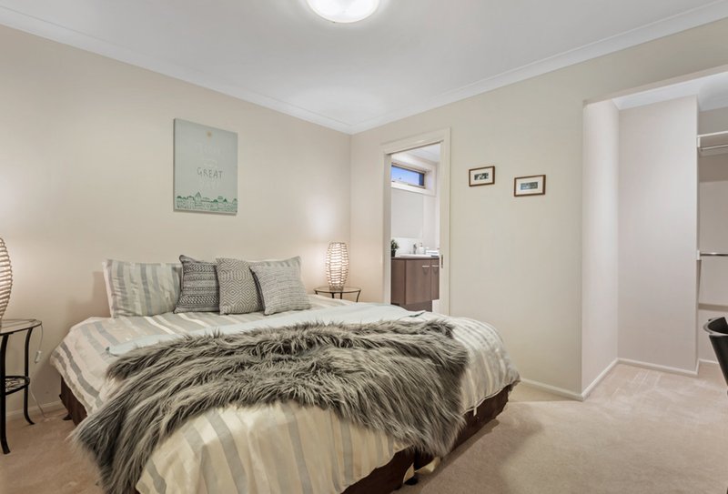 Photo - 2 The Ridge, Caroline Springs VIC 3023 - Image 21