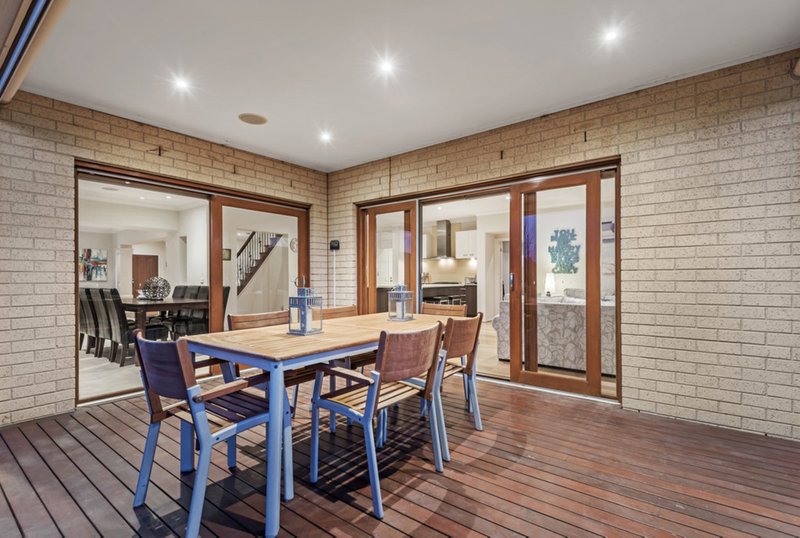 Photo - 2 The Ridge, Caroline Springs VIC 3023 - Image 26