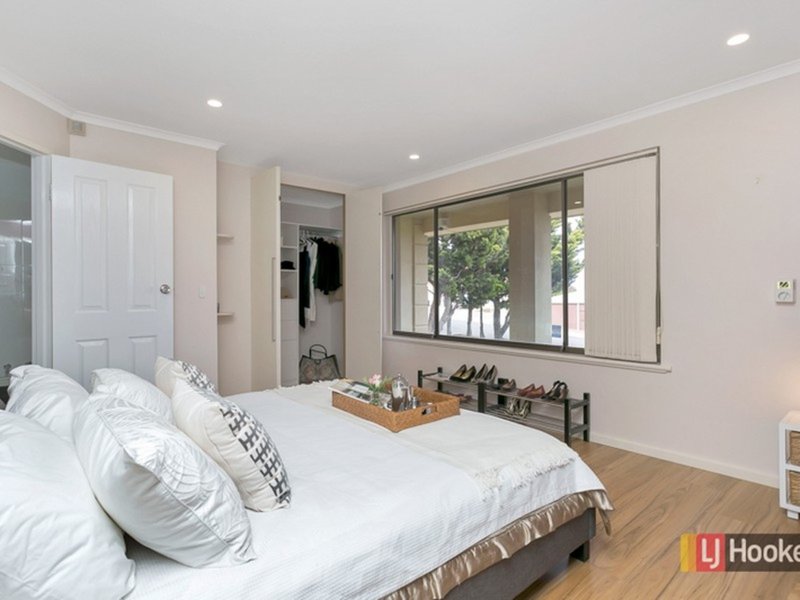 Photo - 2 Thermopylae Crescent, Hallett Cove SA 5158 - Image 9