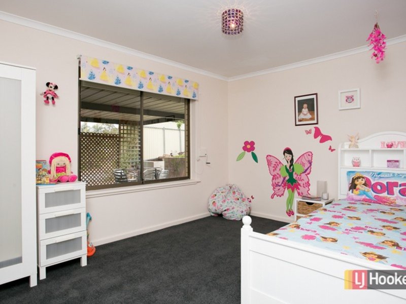 Photo - 2 Thermopylae Crescent, Hallett Cove SA 5158 - Image 11