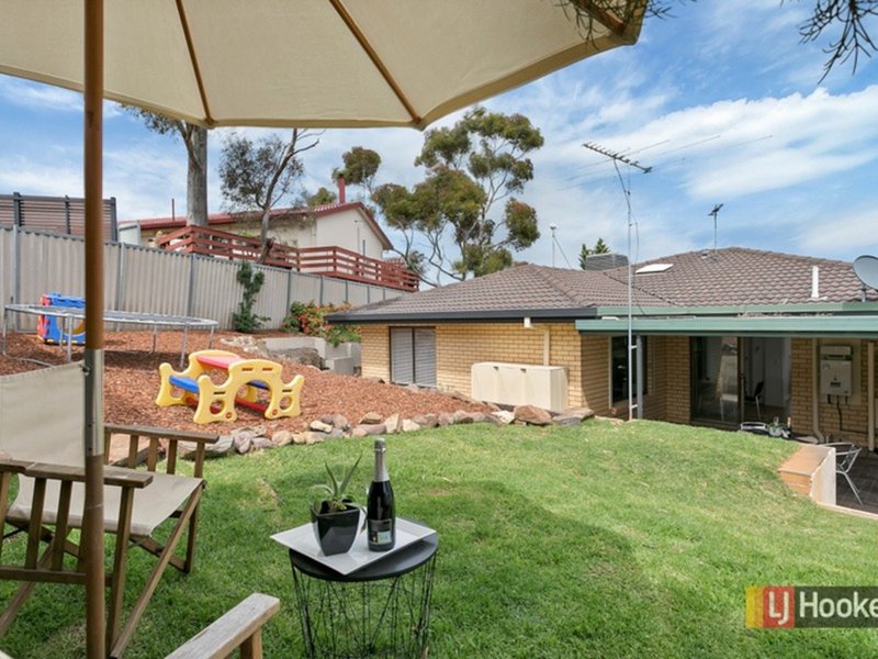 Photo - 2 Thermopylae Crescent, Hallett Cove SA 5158 - Image 21