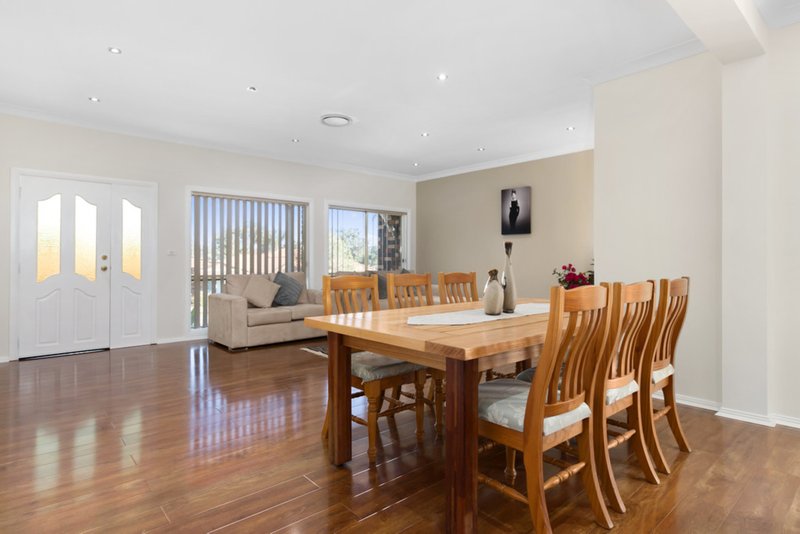 Photo - 2 Thoar Place, Claremont Meadows NSW 2747 - Image 3