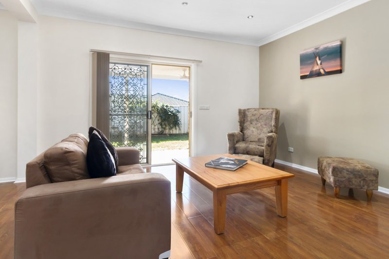 Photo - 2 Thoar Place, Claremont Meadows NSW 2747 - Image 4