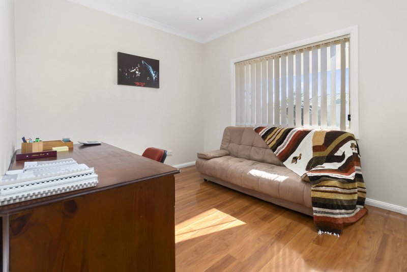 Photo - 2 Thoar Place, Claremont Meadows NSW 2747 - Image 8