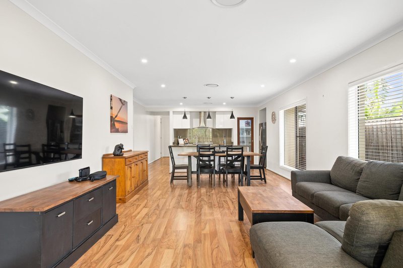 Photo - 2 Thomas Court, Augustine Heights QLD 4300 - Image 3