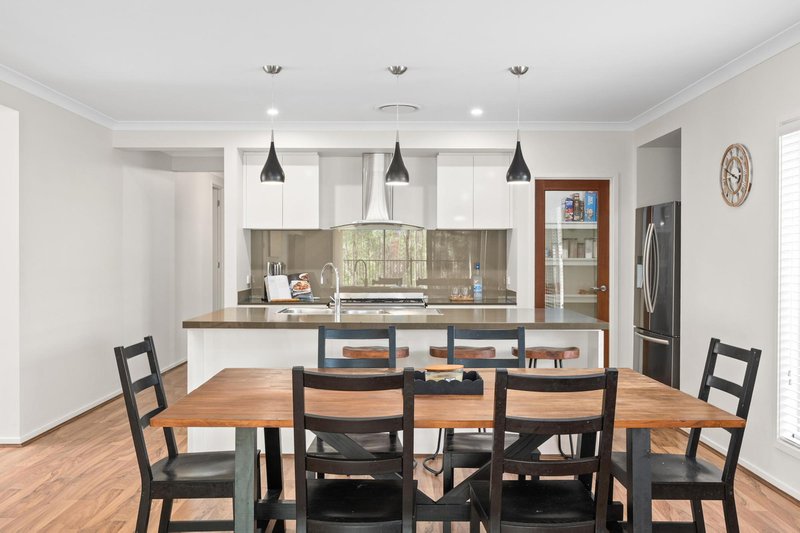 Photo - 2 Thomas Court, Augustine Heights QLD 4300 - Image 4