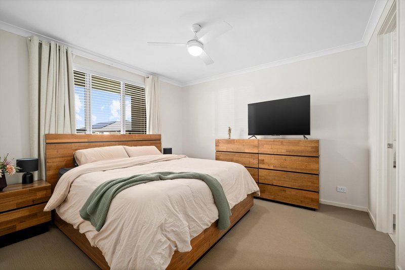 Photo - 2 Thomas Court, Augustine Heights QLD 4300 - Image 12