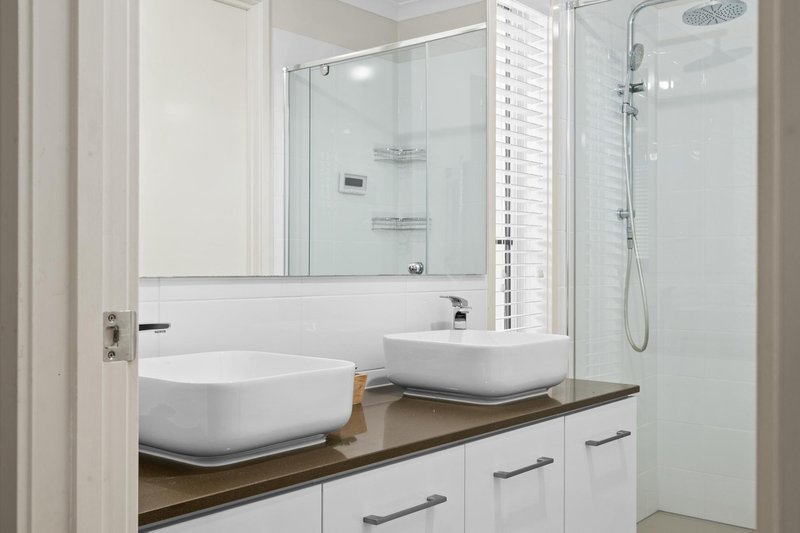 Photo - 2 Thomas Court, Augustine Heights QLD 4300 - Image 14