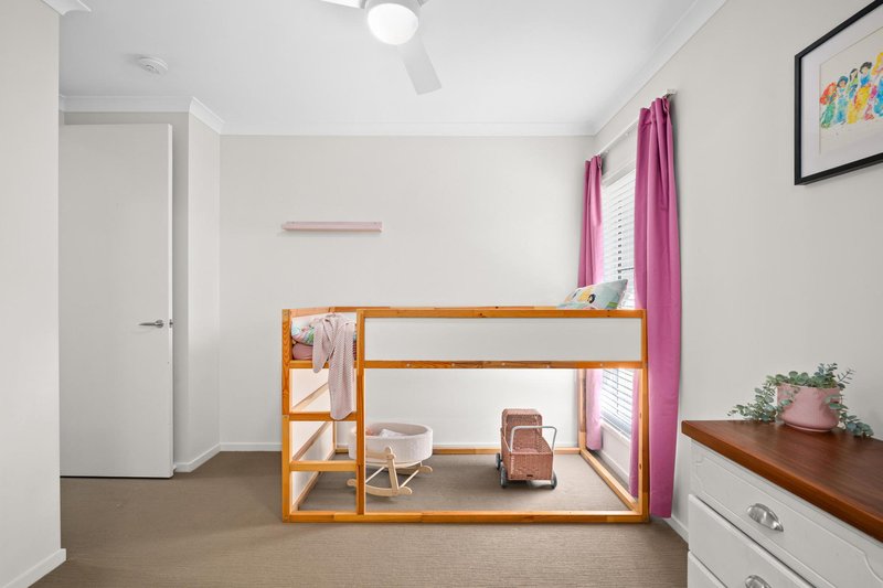 Photo - 2 Thomas Court, Augustine Heights QLD 4300 - Image 16