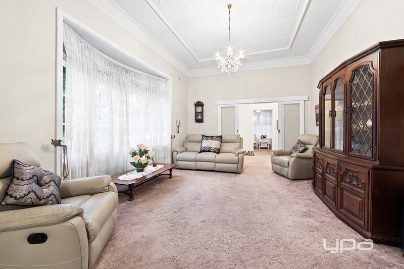 Photo - 2 Thomas Street, Moonee Ponds VIC 3039 - Image 5