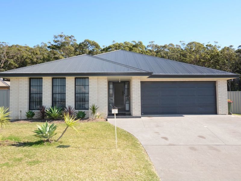 2 Threadfin Court, Old Bar NSW 2430