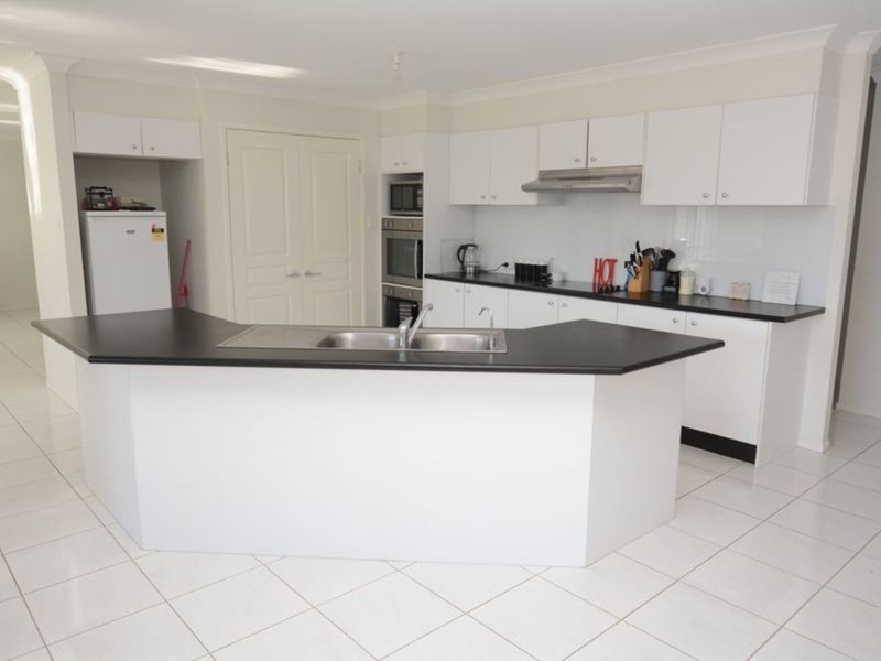 Photo - 2 Threadfin Court, Old Bar NSW 2430 - Image 2