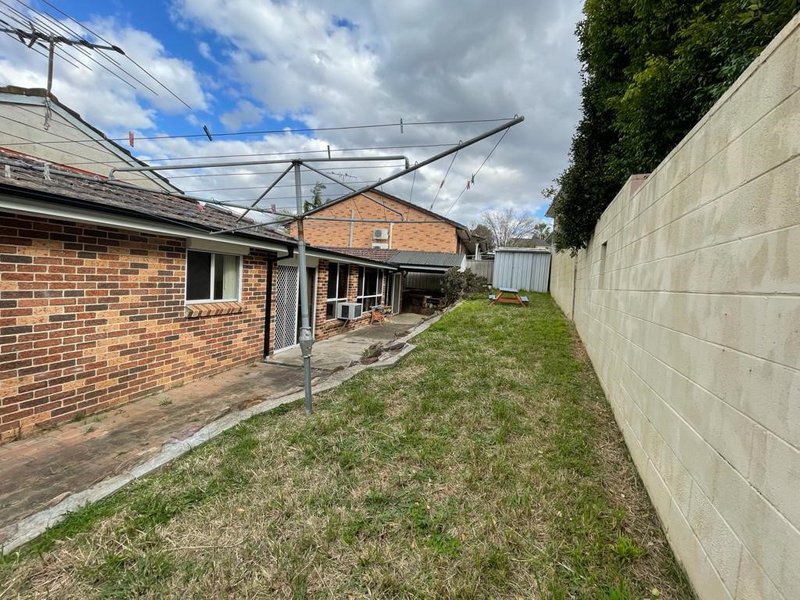 Photo - 2 Timothy Place, Edensor Park NSW 2176 - Image 6
