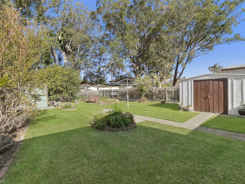 Photo - 2 Tingira Street, Charmhaven NSW 2263 - Image 3