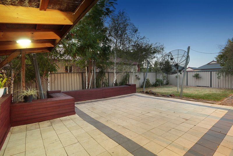 Photo - 2 Tivoli Street, Point Cook VIC 3030 - Image 16