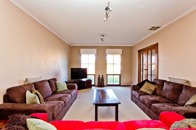 Photo - 2 Tobago Court, West Lakes SA 5021 - Image 7