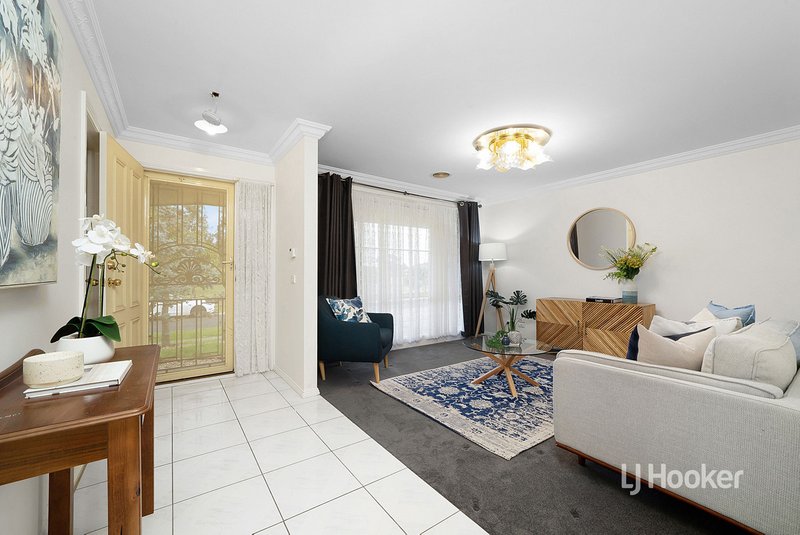 Photo - 2 Tootles Court, Hoppers Crossing VIC 3029 - Image 3