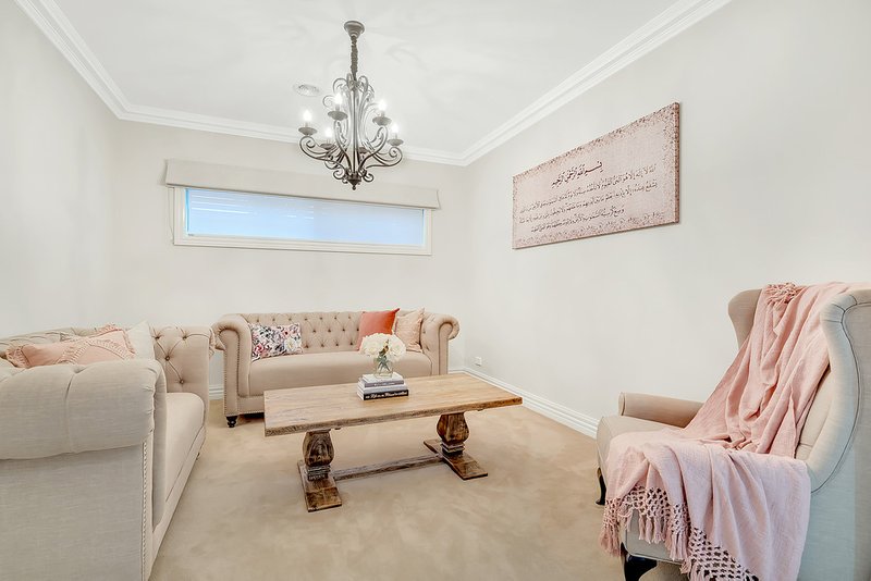 Photo - 2 Torino Avenue, Greenvale VIC 3059 - Image 9