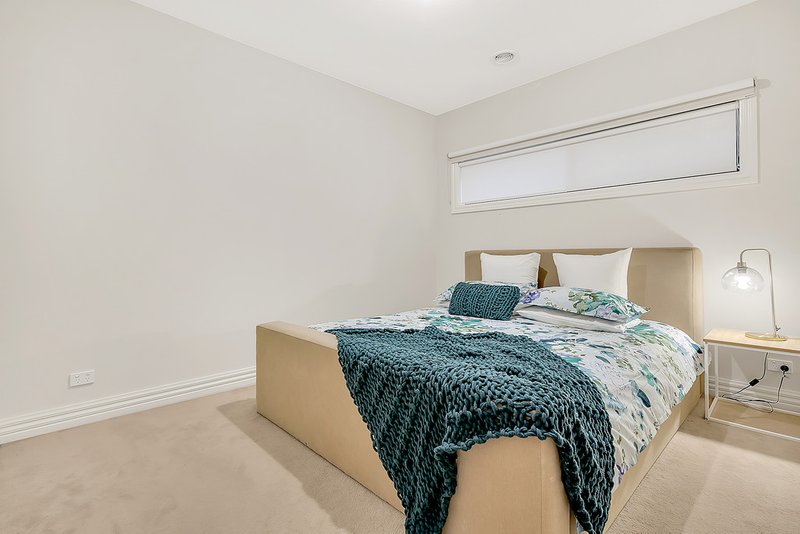 Photo - 2 Torino Avenue, Greenvale VIC 3059 - Image 21