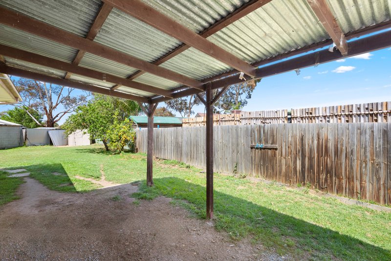 Photo - 2 Totara Court, Werribee VIC 3030 - Image 8