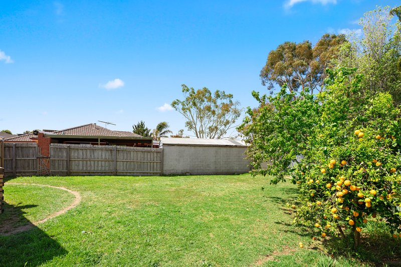 Photo - 2 Totara Court, Werribee VIC 3030 - Image 9