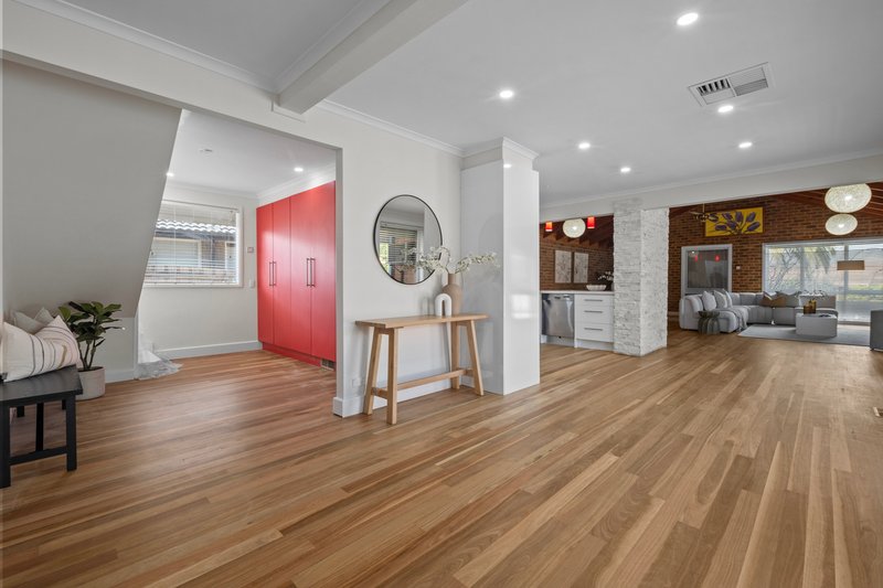 Photo - 2 Tranquil Place, Thomastown VIC 3074 - Image 2