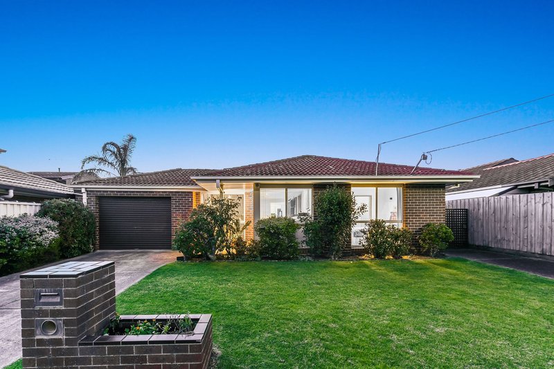 Photo - 2 Trawalla Street, Aspendale Gardens VIC 3195 - Image 2