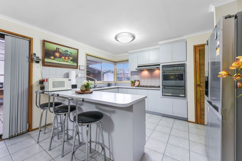 Photo - 2 Trawalla Street, Aspendale Gardens VIC 3195 - Image 4