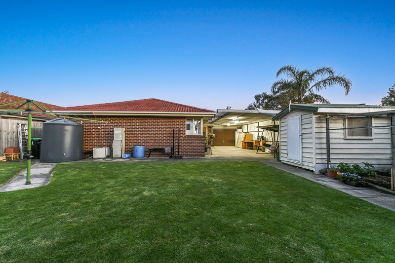 Photo - 2 Trawalla Street, Aspendale Gardens VIC 3195 - Image 16